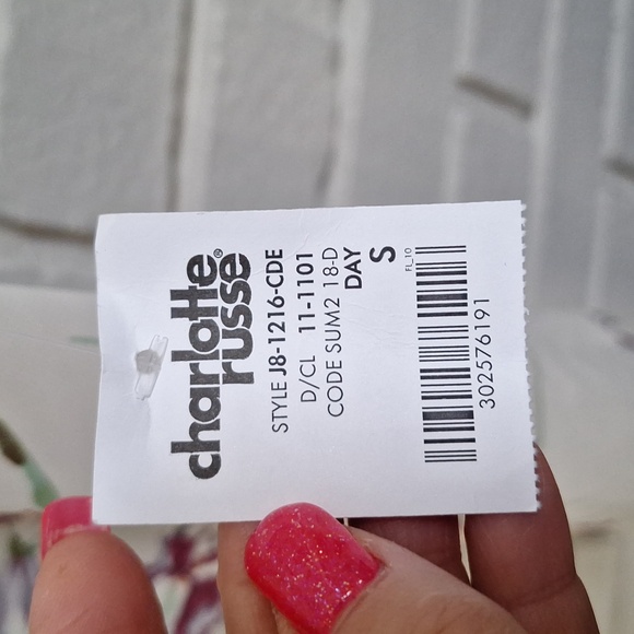 Charlotte Russe Floral Sheer Crochet Over-Sized Kimono. Size Small NWT - Picture 11 of 11